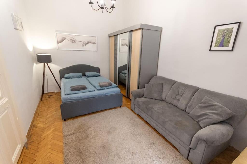 Kofarago Budapest